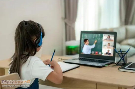 后疫情时期何以发展教师在线教学胜任力